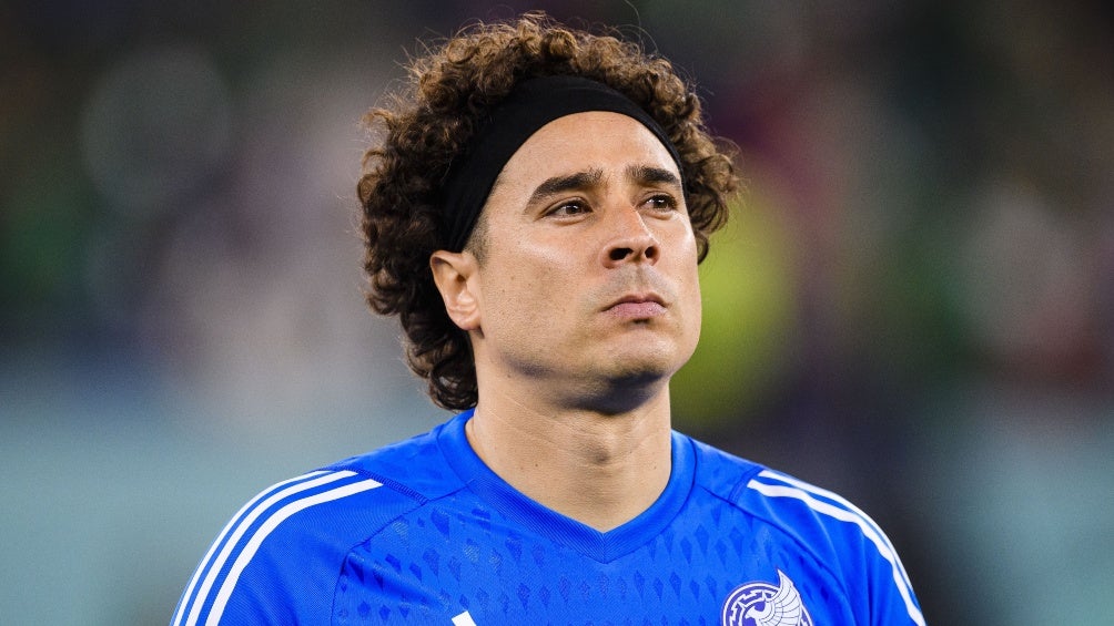 Memo Ochoa tras atajar el penalti de Lewa