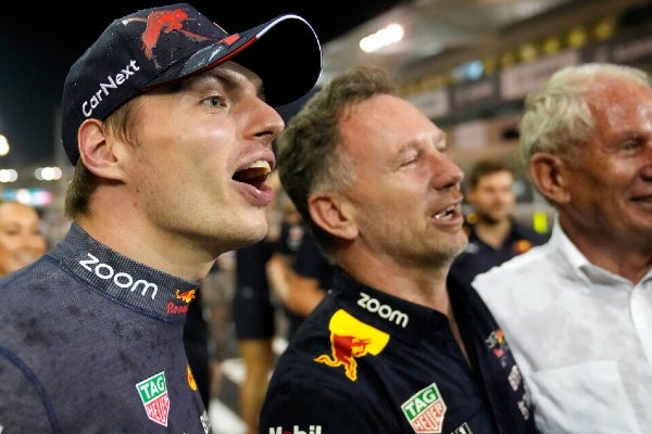 Horner junto a Max Verstappen 