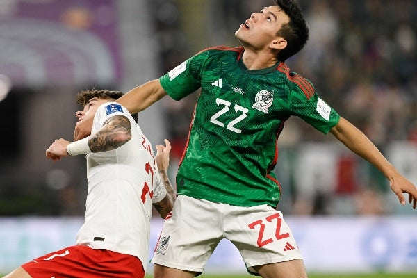 Chucky Lozano en debut contra Polonia 