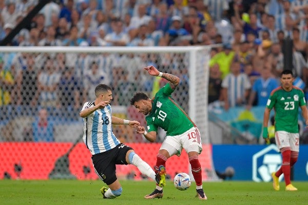 Guido Rodríguez de Argentina vs Alexis Vega de México en Qatar 2022