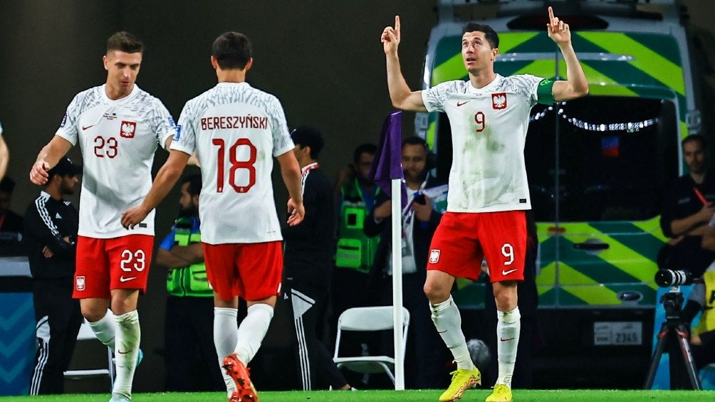 Robert Lewandowski rompió en llanto tras marcar el gol ante Arabia Saudita