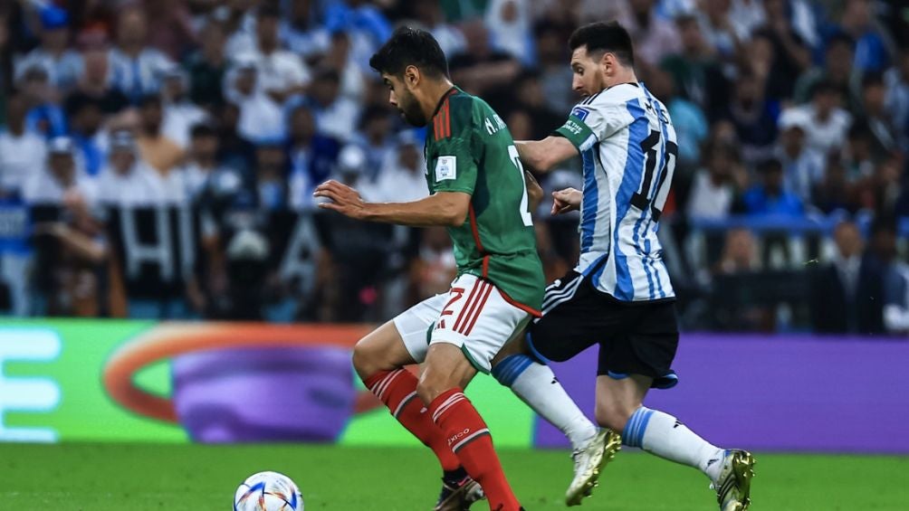 Lionel en la presión ante Araujo