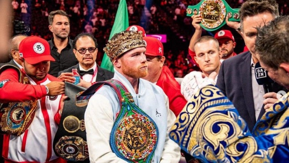 Saúl 'Canelo' Álvarez celebra triunfo en el cuadrilátero