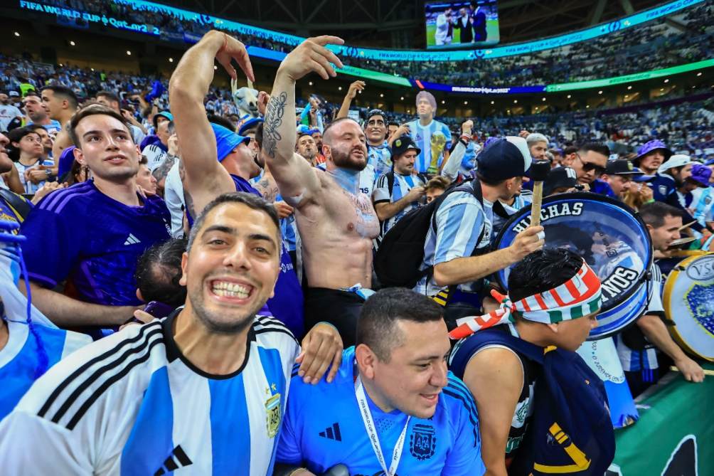 Afición de Argentina en festejo 