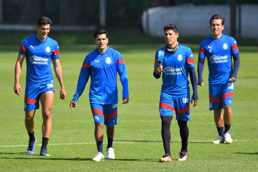 Jugadores de chivas en el entrenamiento 