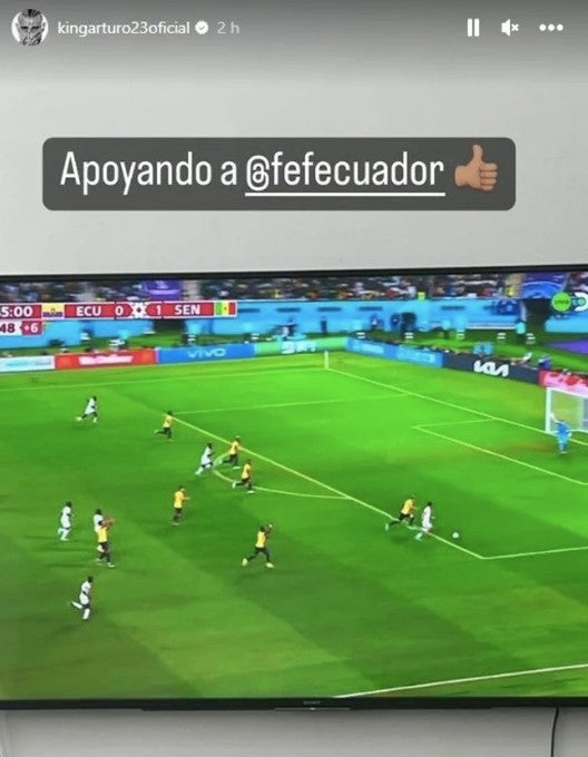 Arturo Vidal apoyando a Ecuador