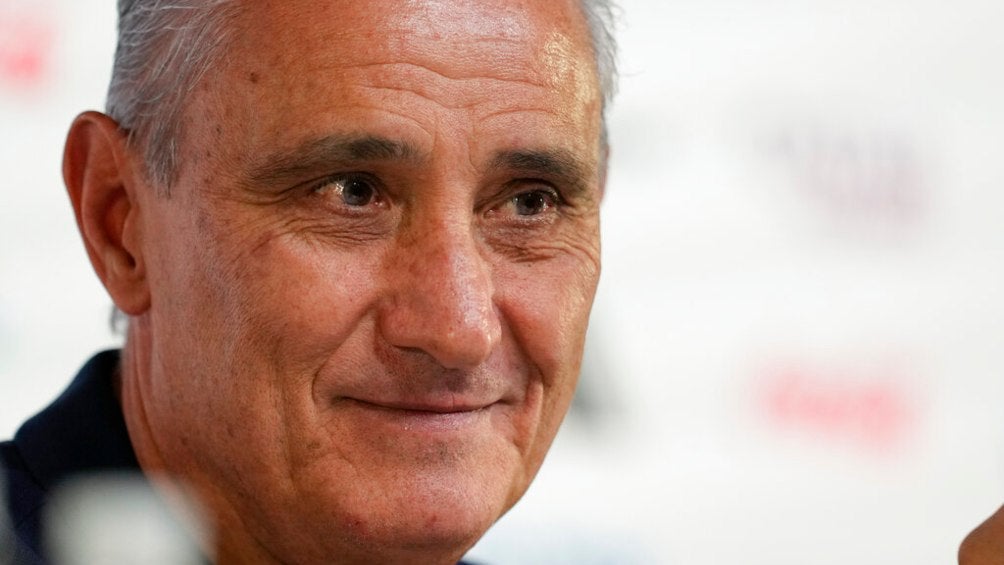 Tite dirige a Brasil desde 2016