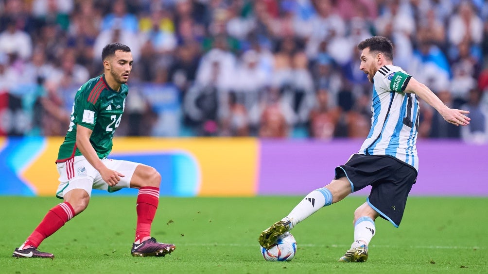 Luis Chávez en el juego vs Argentina