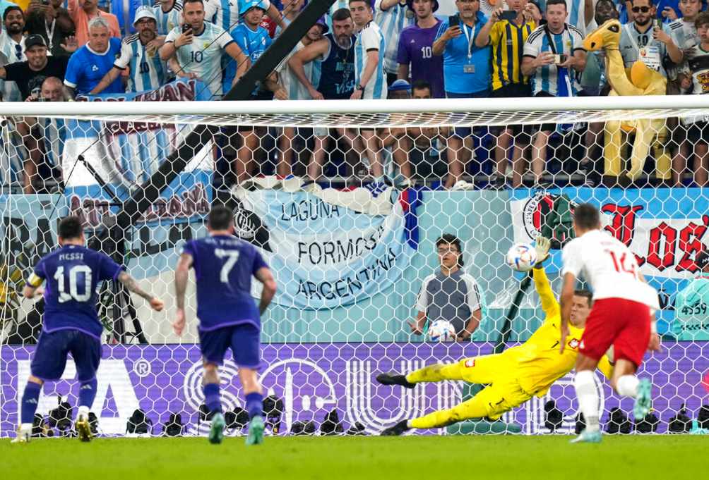 Wojciech Szczęsny evitó el gol de Lionel Messi