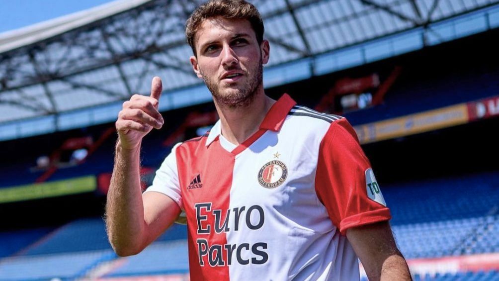 Giménez en el estadio del Feyenoord