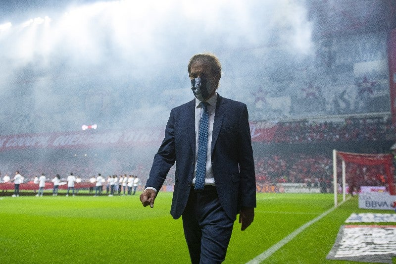 Guillermo Almada tras un partido con Pachuca