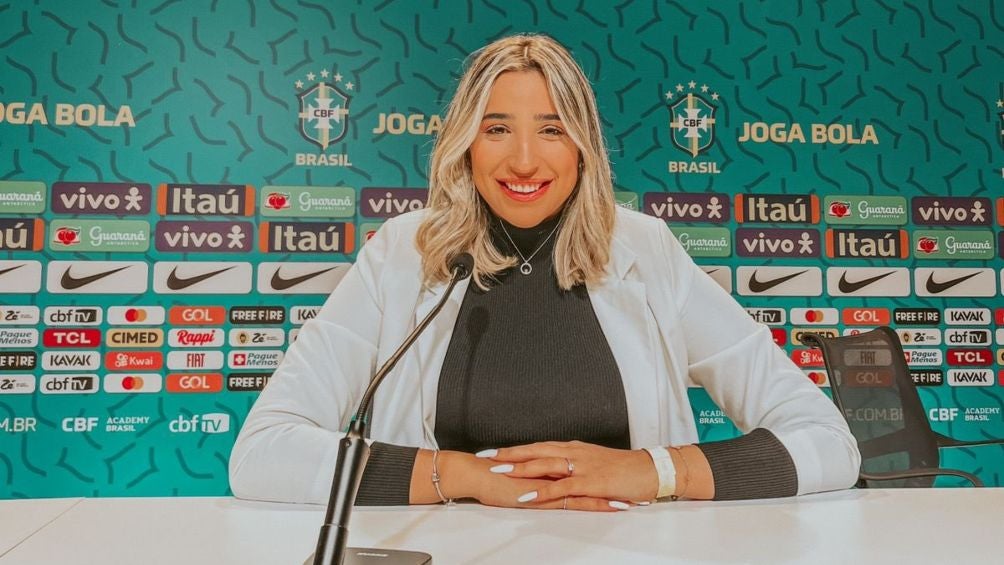 Isabelle Costa es reportera brasileña, que está de enviada en Qatar