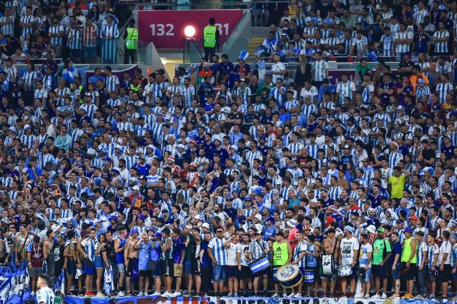 Gran número de fans argentinos en el partido ante Australia