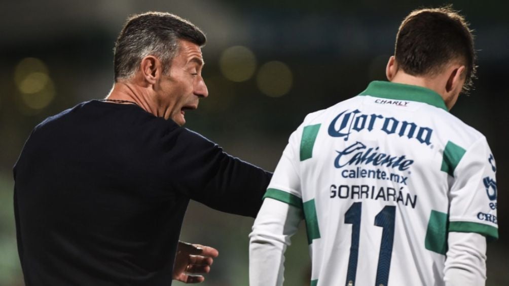 Pedro Caixinha y Fernando Gorriarán