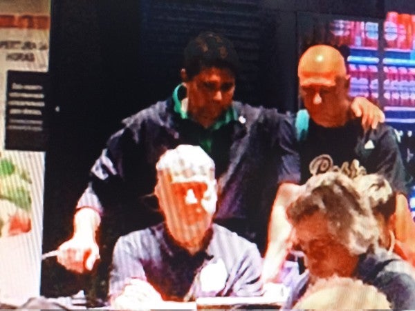 Gerardo 'Tata' Martino, extécnico de la Selección Mexicana observando el Argentina vs Australia