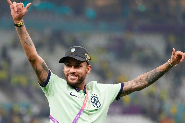 Neymar espera tener minutos