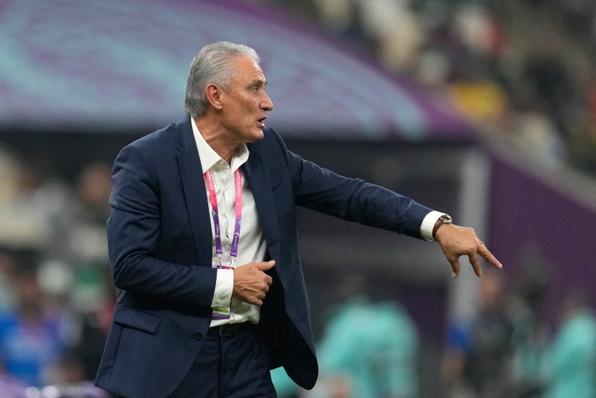 Tite en un partido de Brasil en Qatar 2022