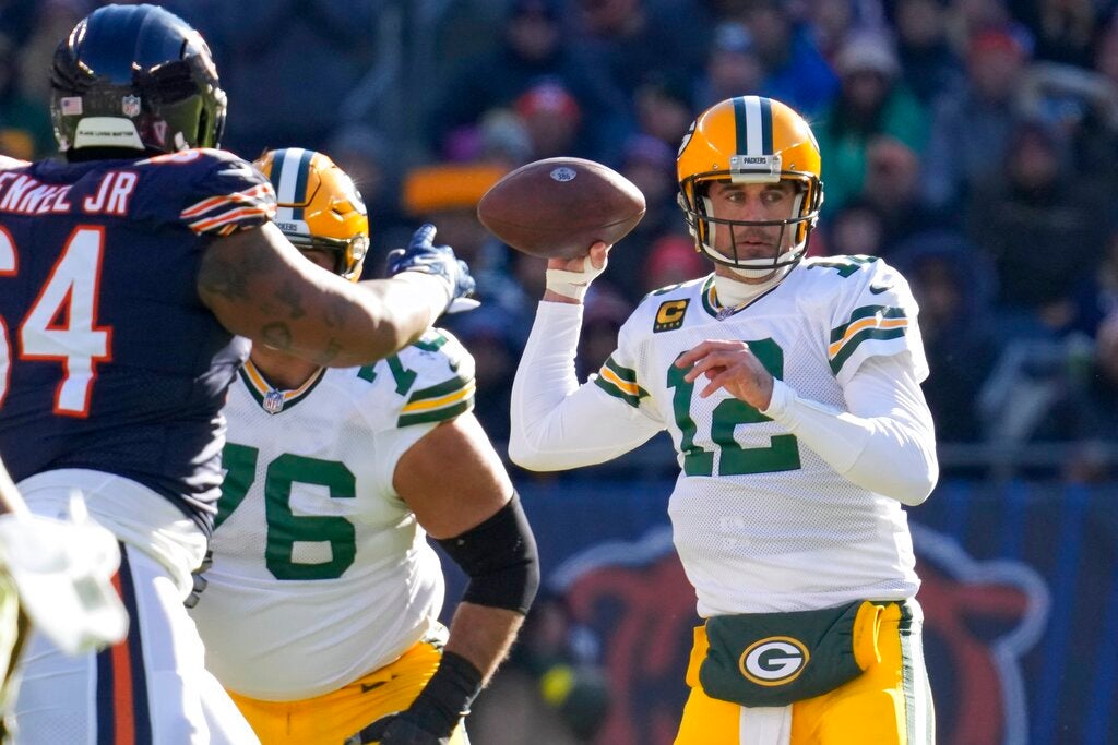 Los Packers dominan a los Bears, en la rivalidad más añeja de la NFL