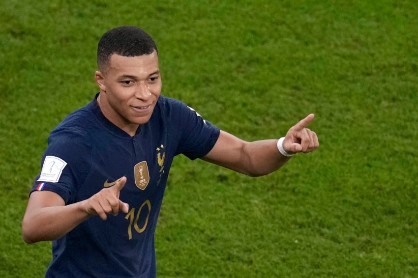 Mbappé en celebración de gol