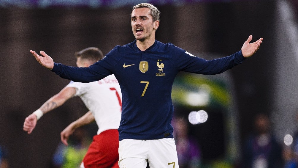 Antoine Griezmann reacciona durante partido con Francia vs Polonia en Qatar 2022