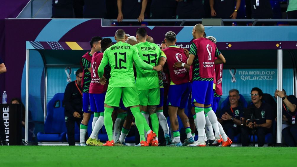 Los brasileños celebran junto a Tite