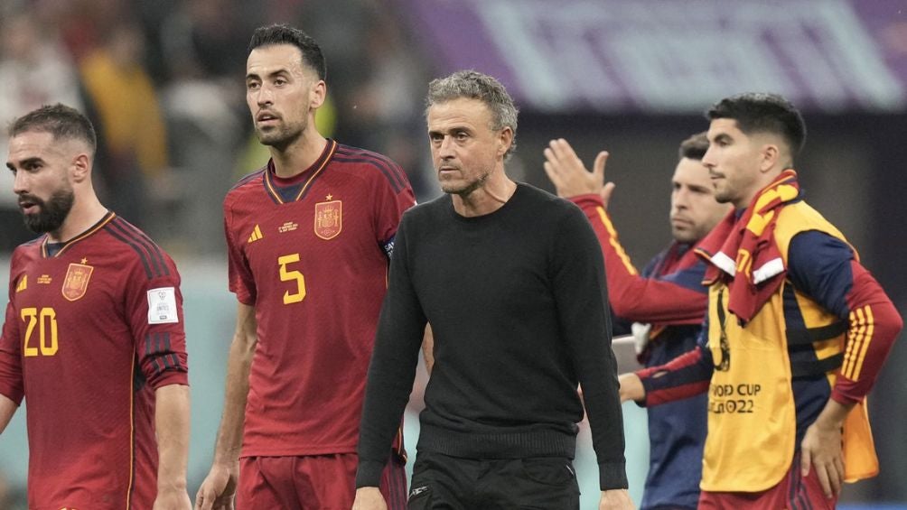 El técnico español junto a sus jugadores