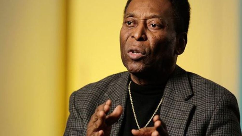 Pelé se mantiene dentro del hospital