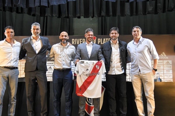 Durante su presentación con el club