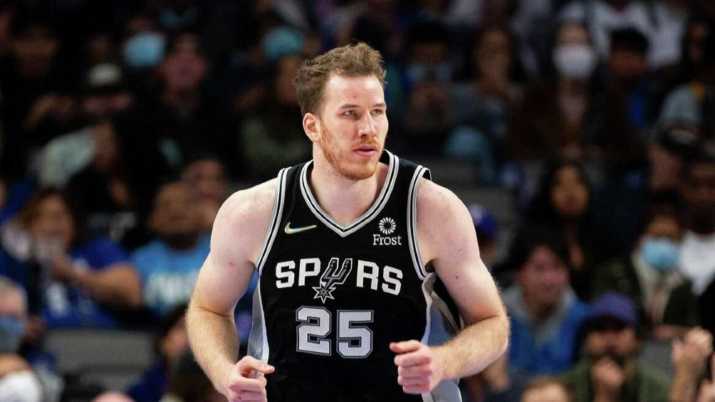 Jakob Poeltl mostró entusiasmo de jugar en CDMX con los Spurs