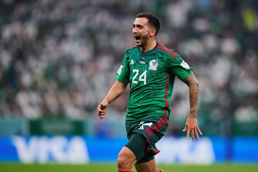 Luis Chávez en celebración de gol en Qatar 2022