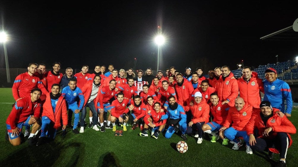 Raúl González visitó Chivas en su concentración en la Ciudad Deportiva del Real Madrid