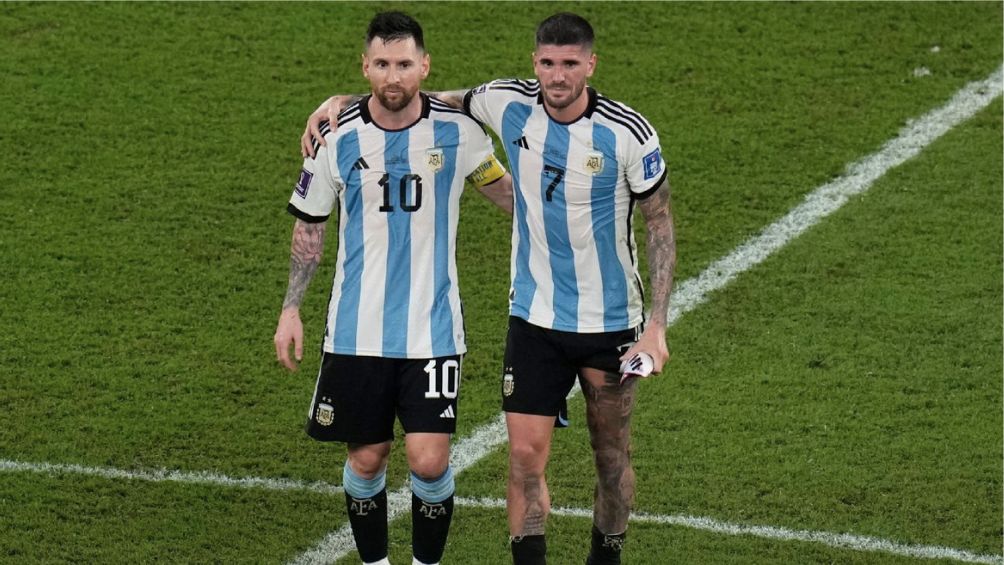 Messi y Rodrigo de Paul con la Albiceleste