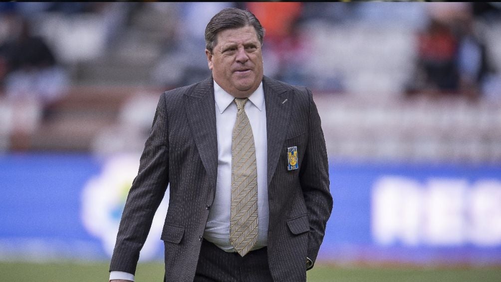 Miguel Herrera dirigiendo a Tigres