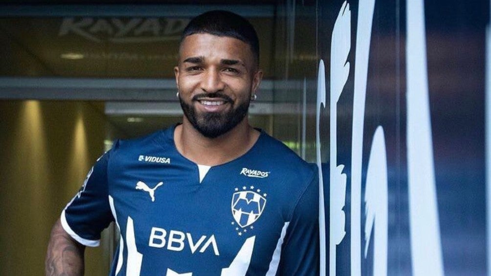 Rodrigo Aguirre: “En Rayados lo necesitamos, es nuestro refente de ataque” sobre Rogelio Funes Mori