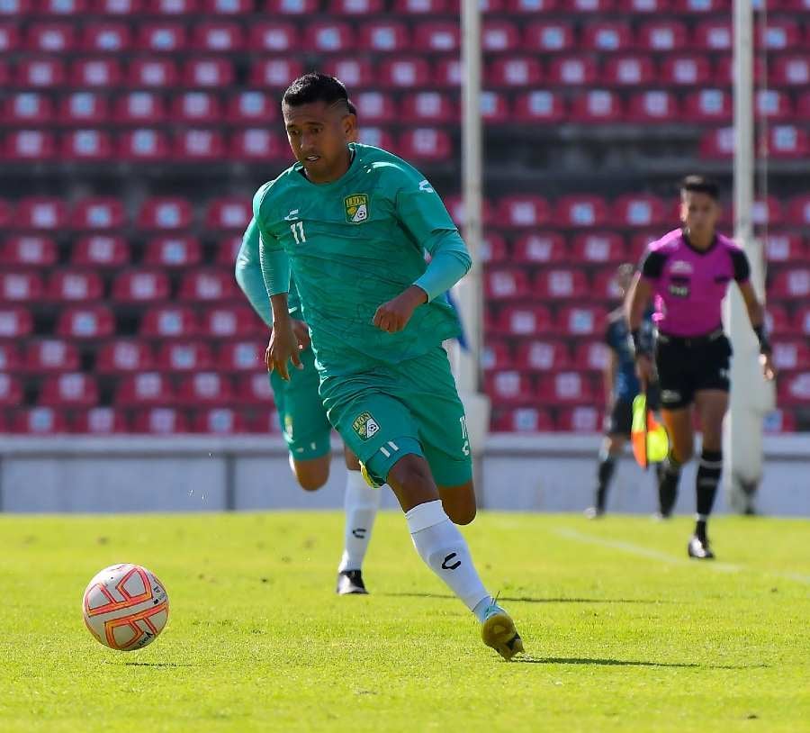 León continúa su preparación