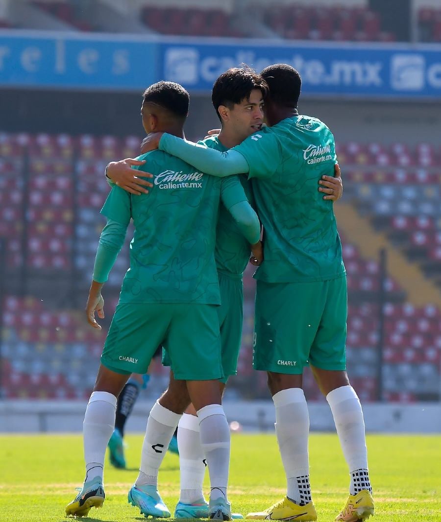 León venció a Gallos a Blancos