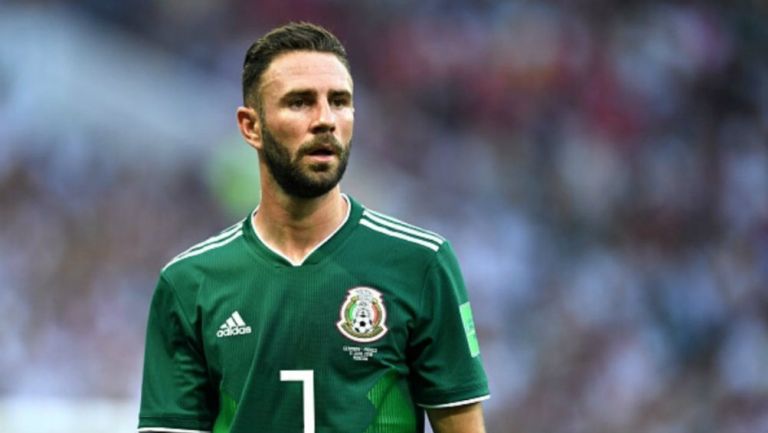 Miguel Layún en partido con el TRI