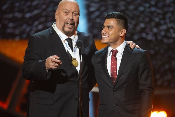 El Perro en ceremonia de premiación 