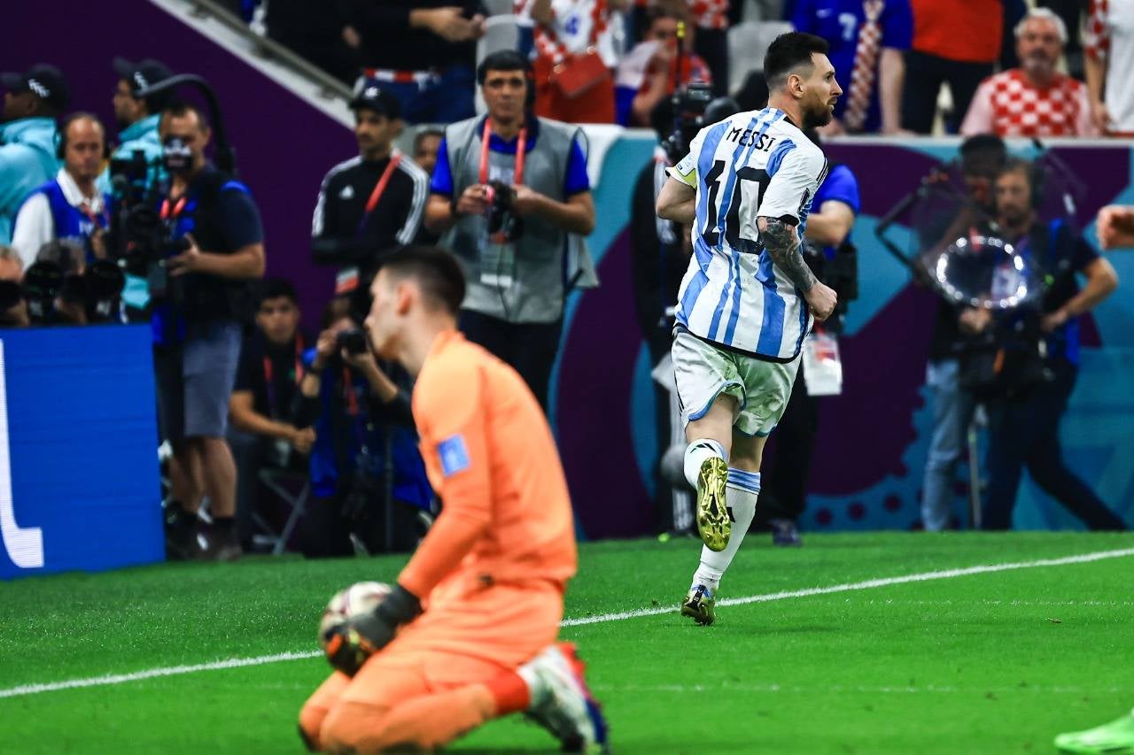 Lionel Messi tras marcarle el penal a Croacia