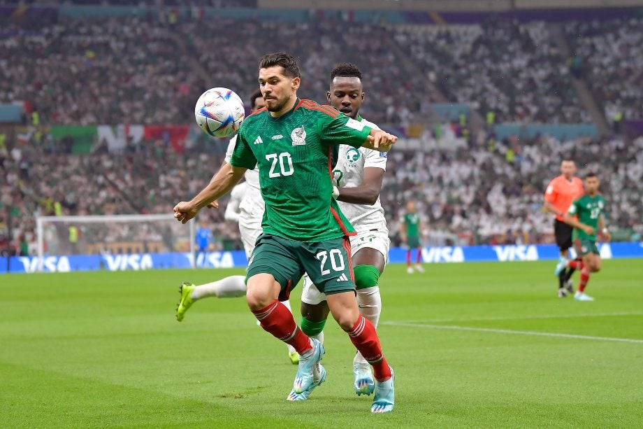 Henry Martín durante el partido ante Arabia Saudita