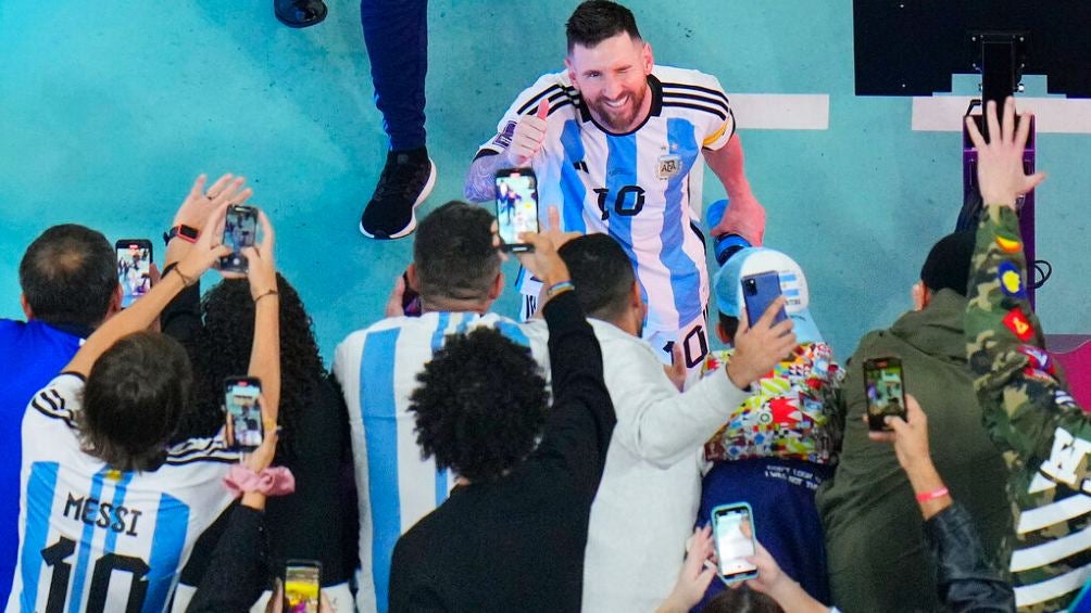 La hinchada se le entrega a Lionel Messi