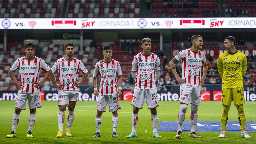 Jugadores de Necaxa en partido vs Cruz Azul