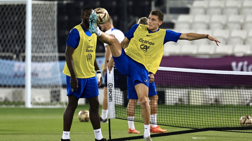 Pavard podría ir de inicio en la final