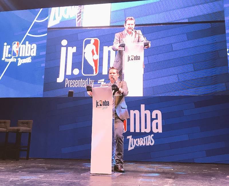 Raúl Zárraga, director la NBA México en un evento