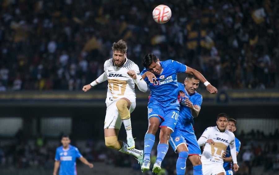 Cruz y Pumas en el partido de la Copa por México 