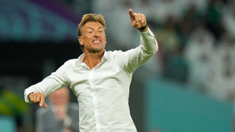 Hervé Renard dirigiendo a Arabia Saudita