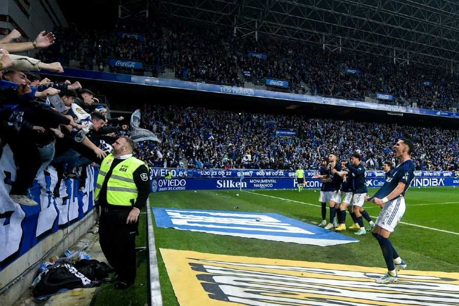 El Real Oviedo replica al Sporting de Gijón y estrena nuevo propietario  mexicano