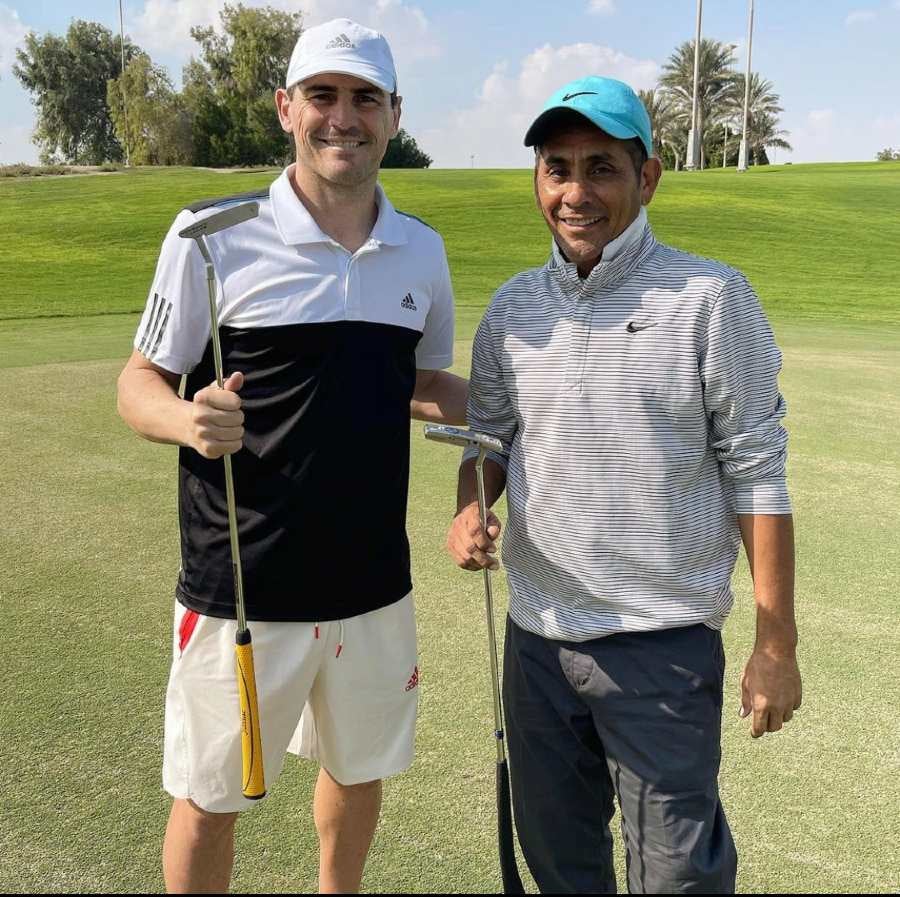 Iker Casillas y Jorge Campos jugando golf