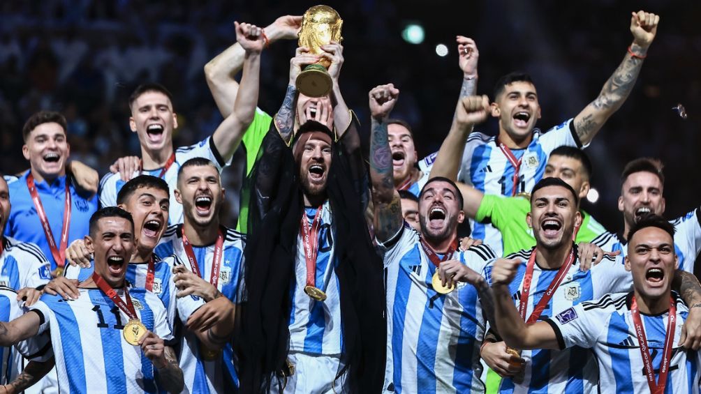 Messi celebra la Copa del Mundo con Argentina