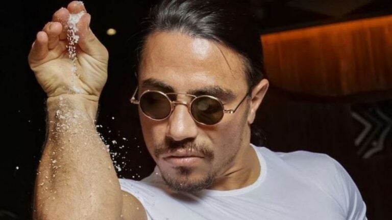 Salt Bae y su famosa pose